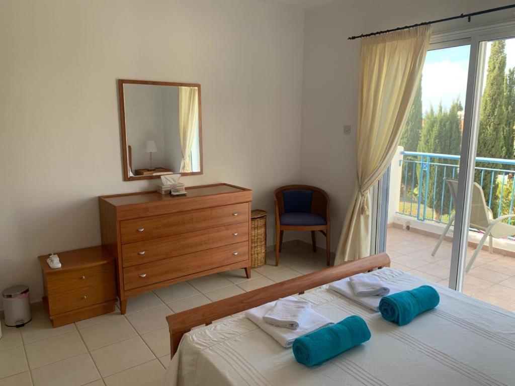 Regina Gardens - Spacious 3 Bed, 2 Bath Maisonette Paphos Ngoại thất bức ảnh