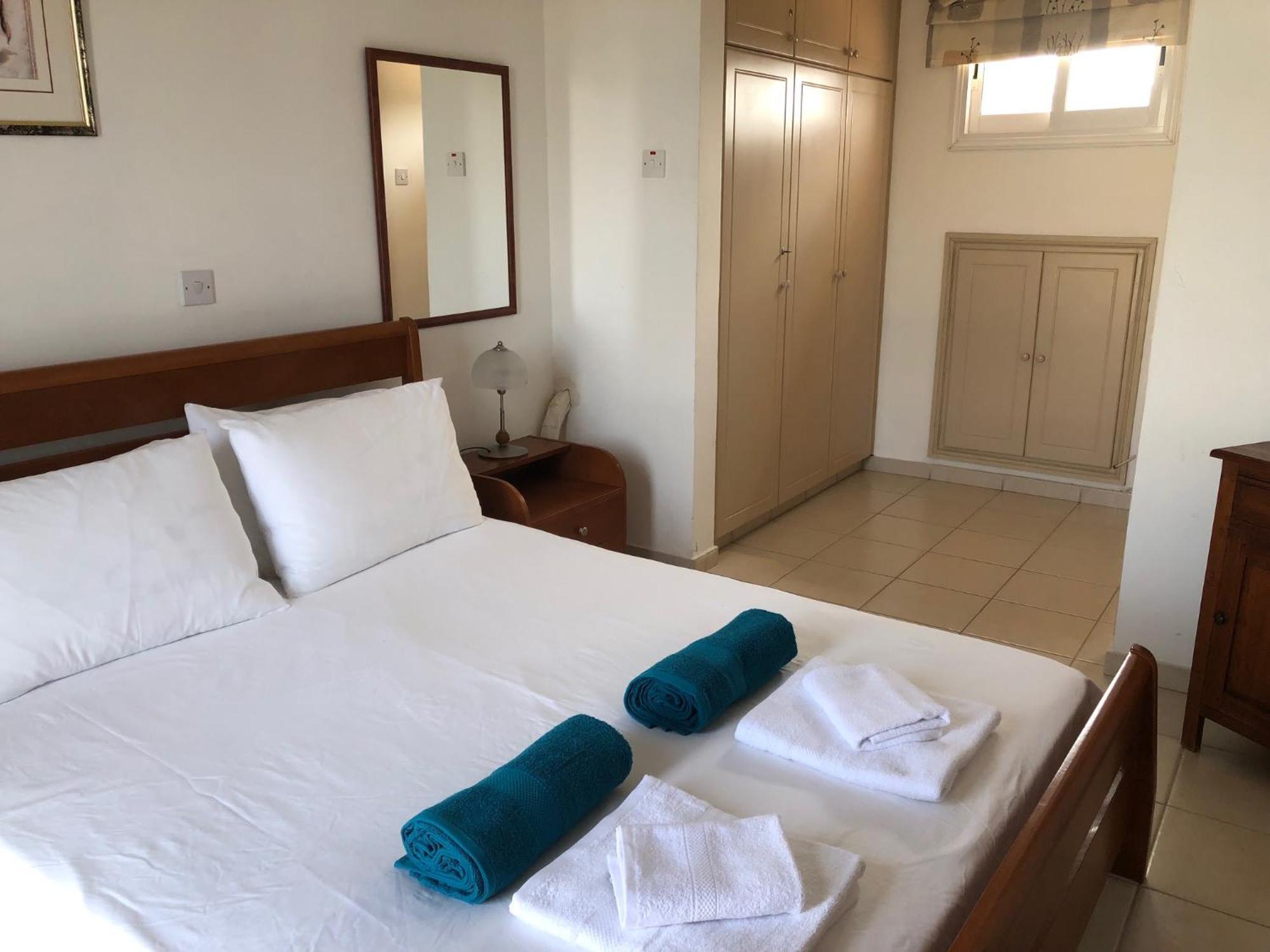 Regina Gardens - Spacious 3 Bed, 2 Bath Maisonette Paphos Ngoại thất bức ảnh