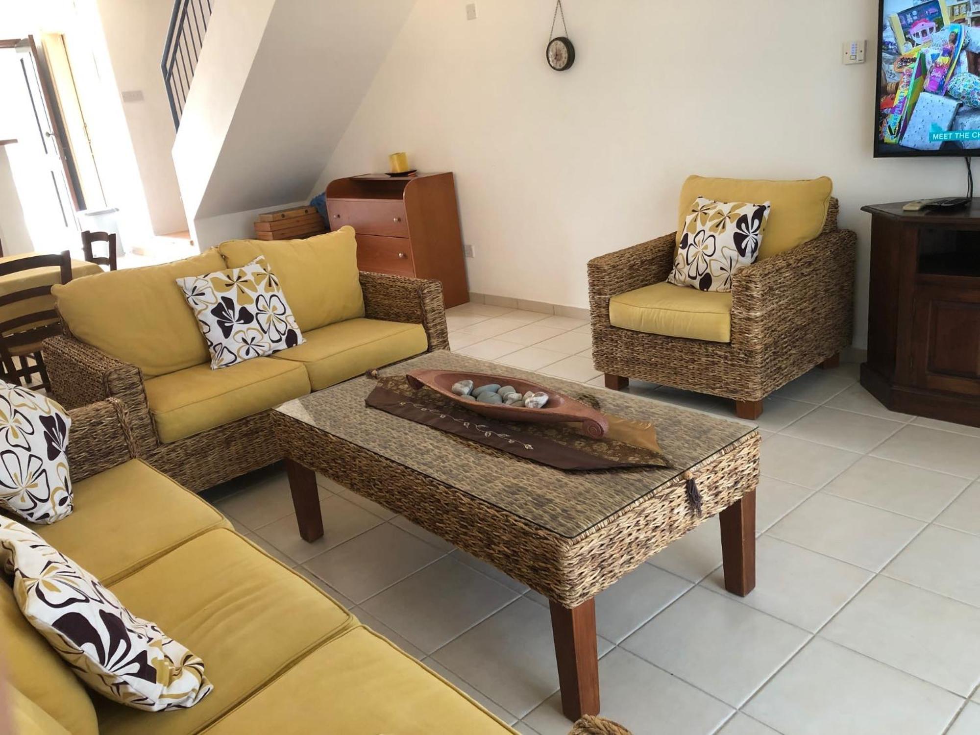 Regina Gardens - Spacious 3 Bed, 2 Bath Maisonette Paphos Ngoại thất bức ảnh