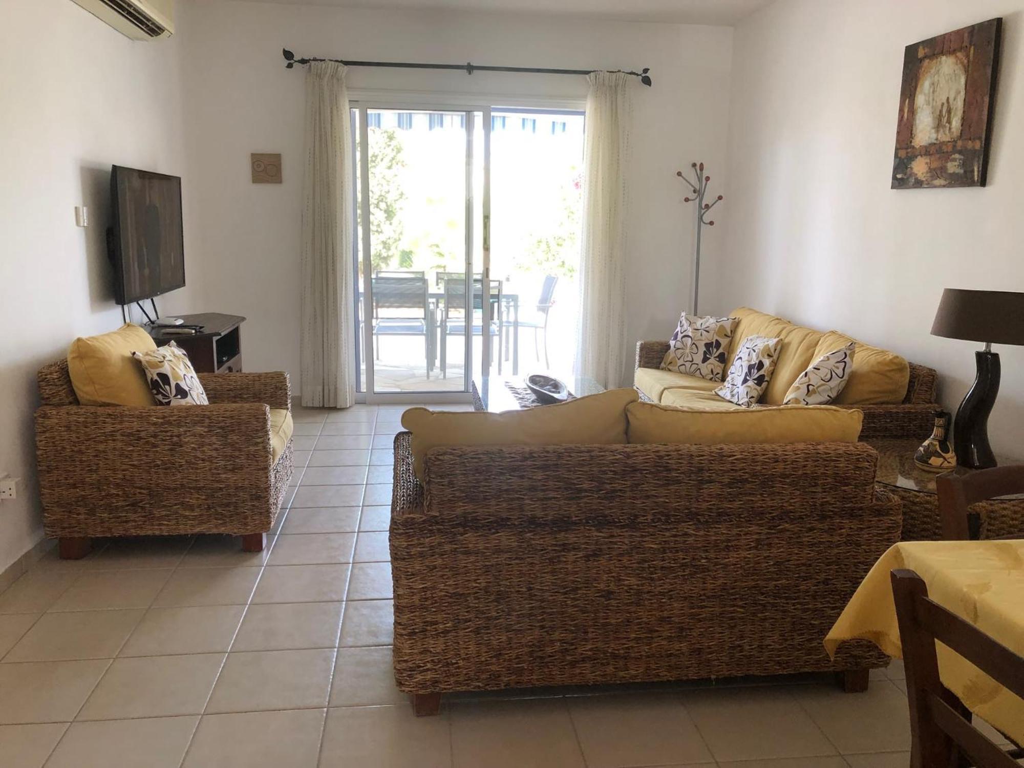 Regina Gardens - Spacious 3 Bed, 2 Bath Maisonette Paphos Ngoại thất bức ảnh